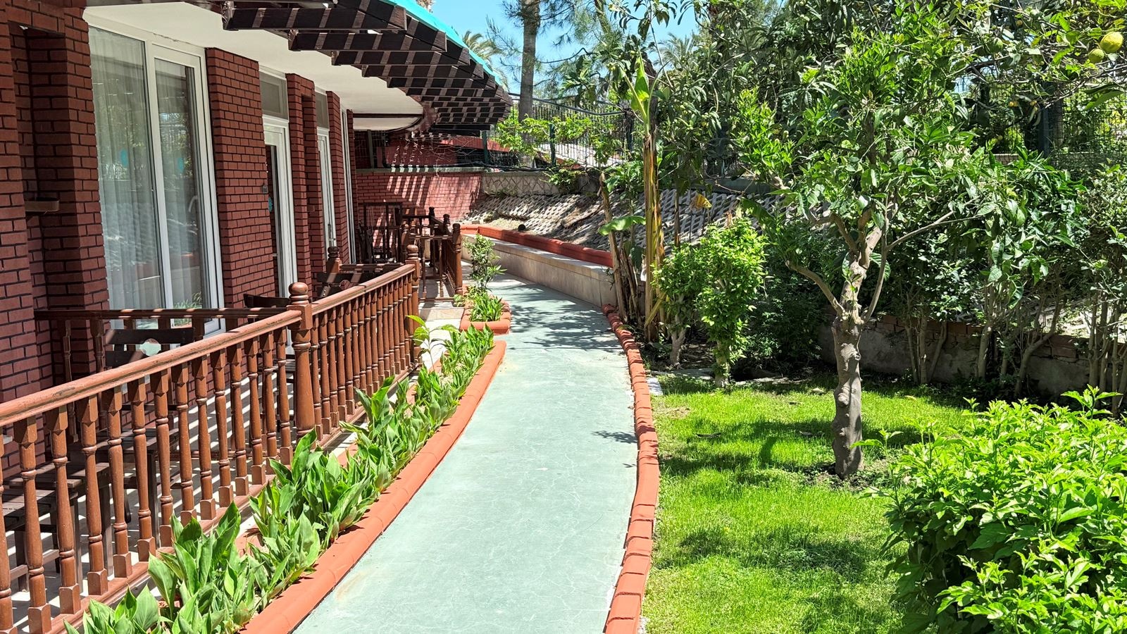 rooms-eco-garden-room