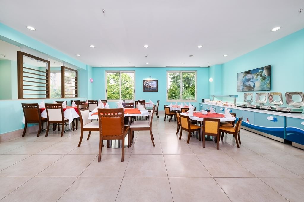 restaurants-papaya-restaurant