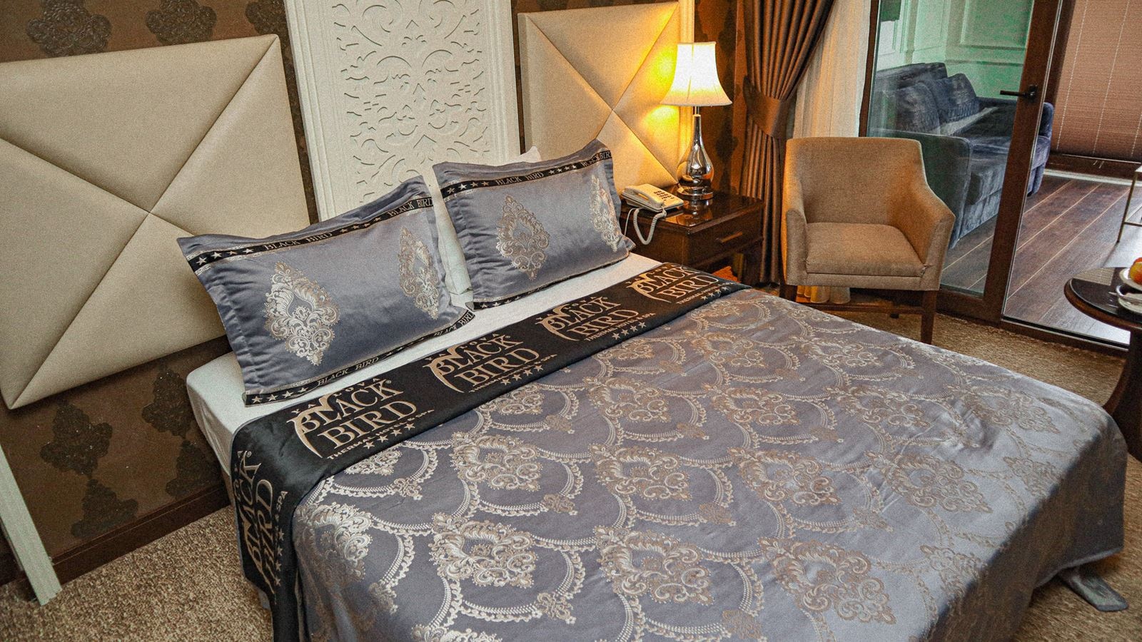 rooms-deluxe-suit-oda