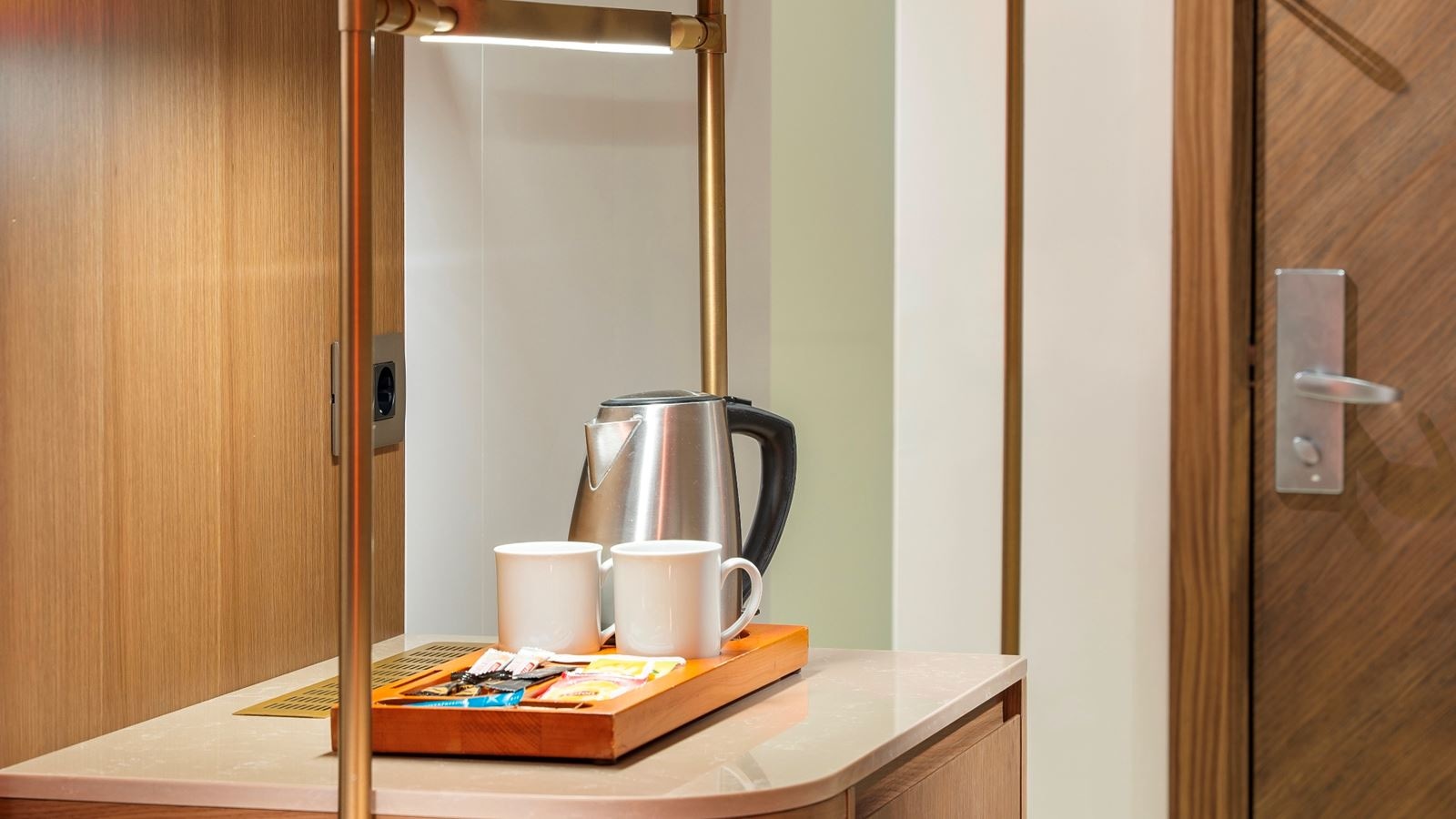 rooms-deluxe-connection-rooms-land-view-5d