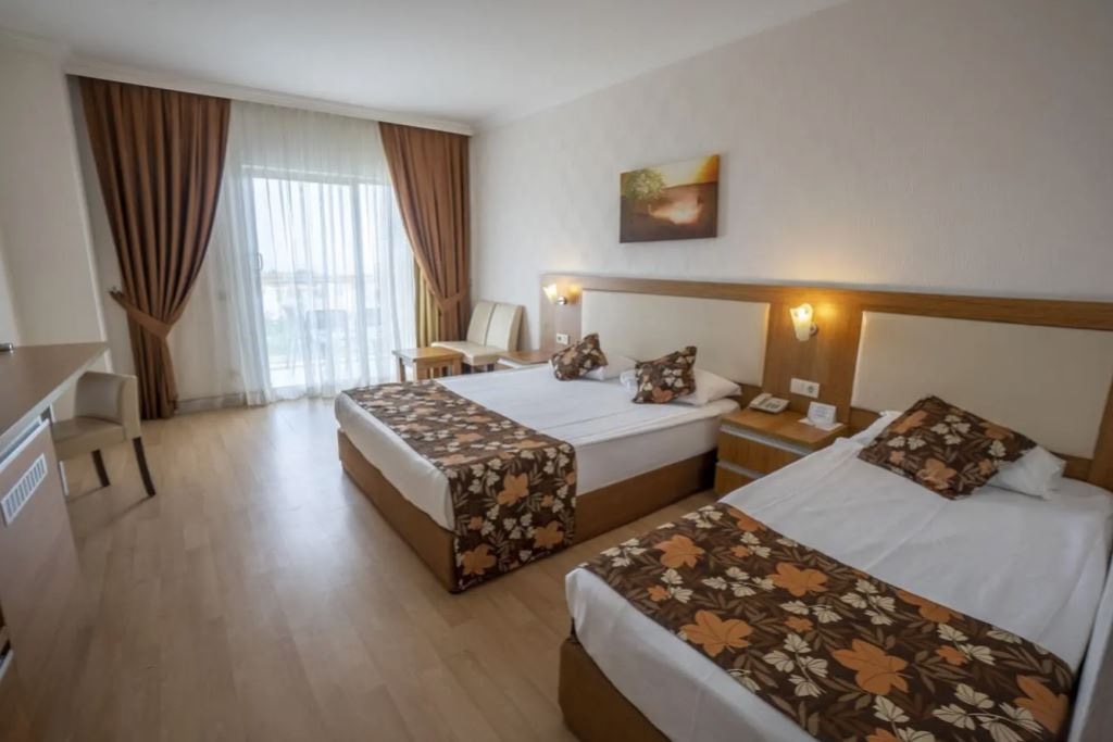 rooms-family-two-bed-room