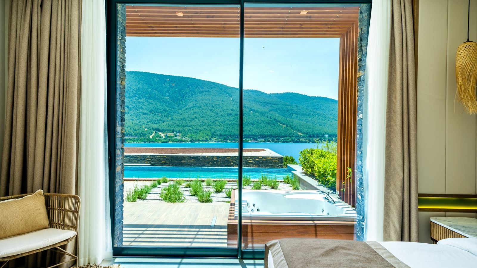 rooms-executive-villa