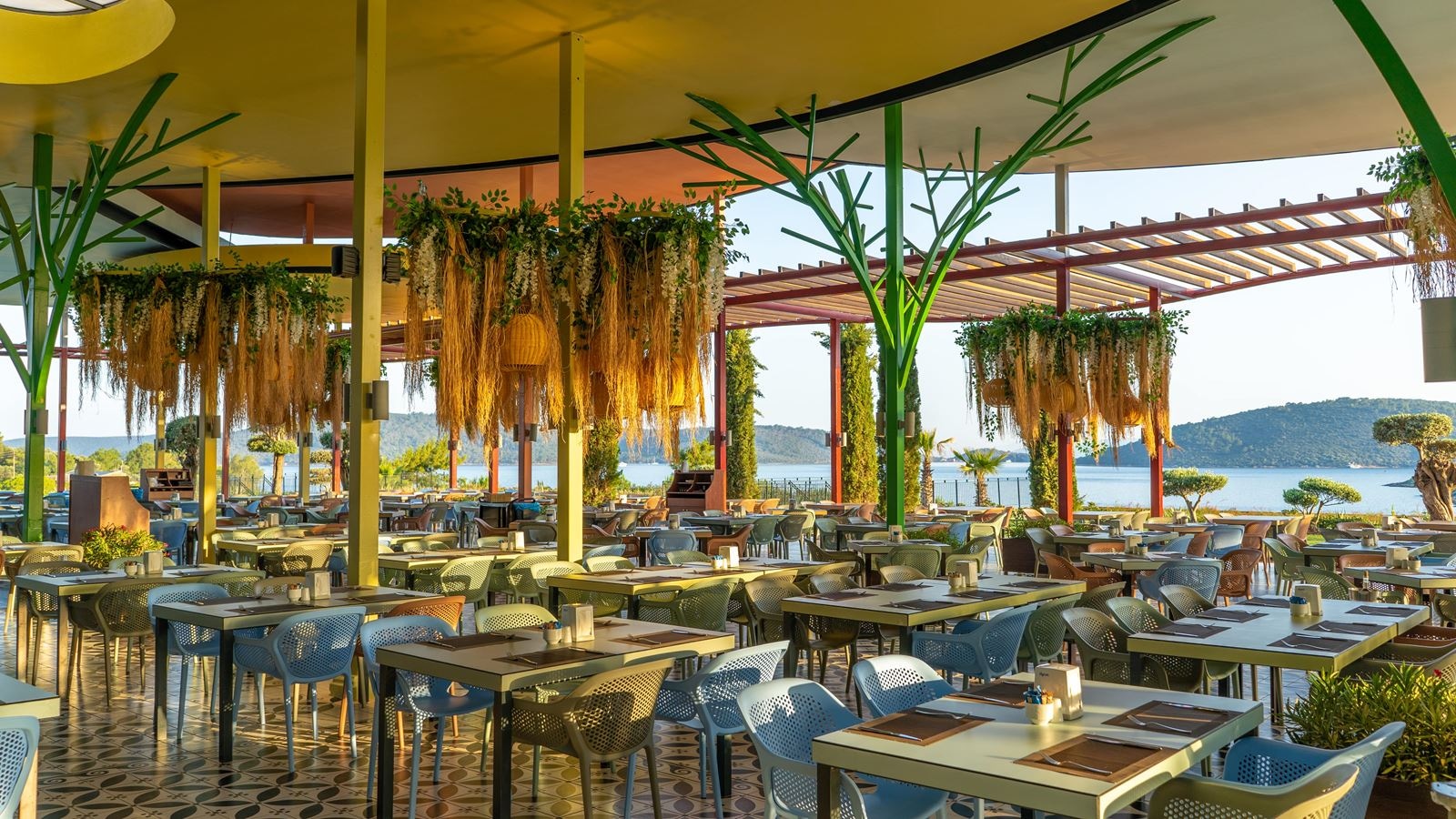 restaurants-pina-main-restaurant