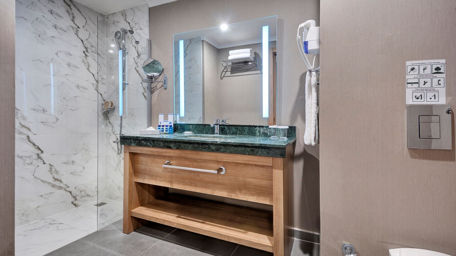 rooms-standard-room-landview