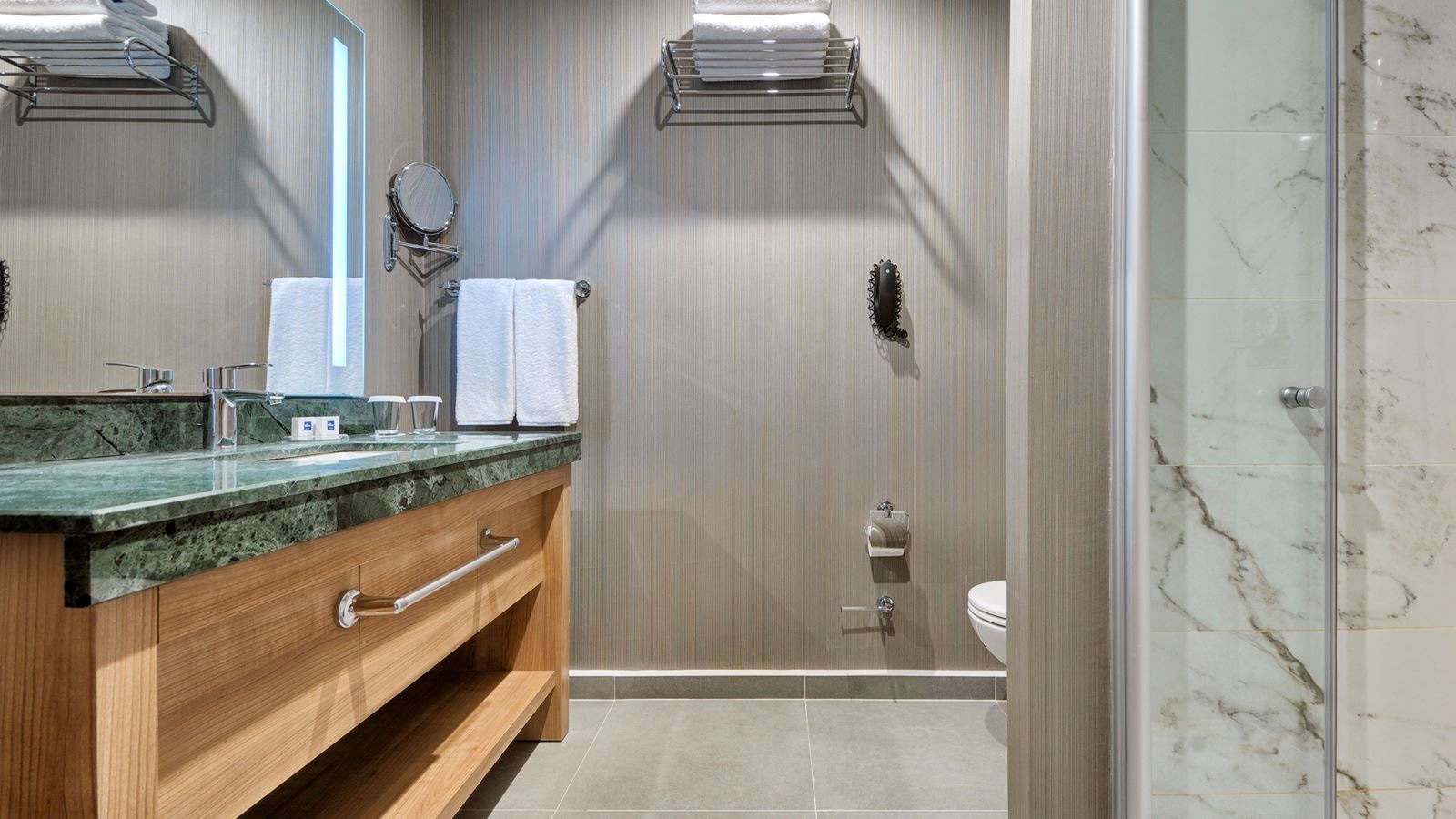 rooms-child-friendly-room-landview