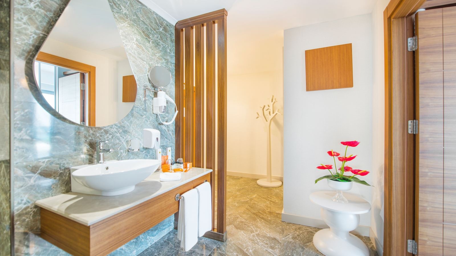 rooms-king-suit-2-bedrooms