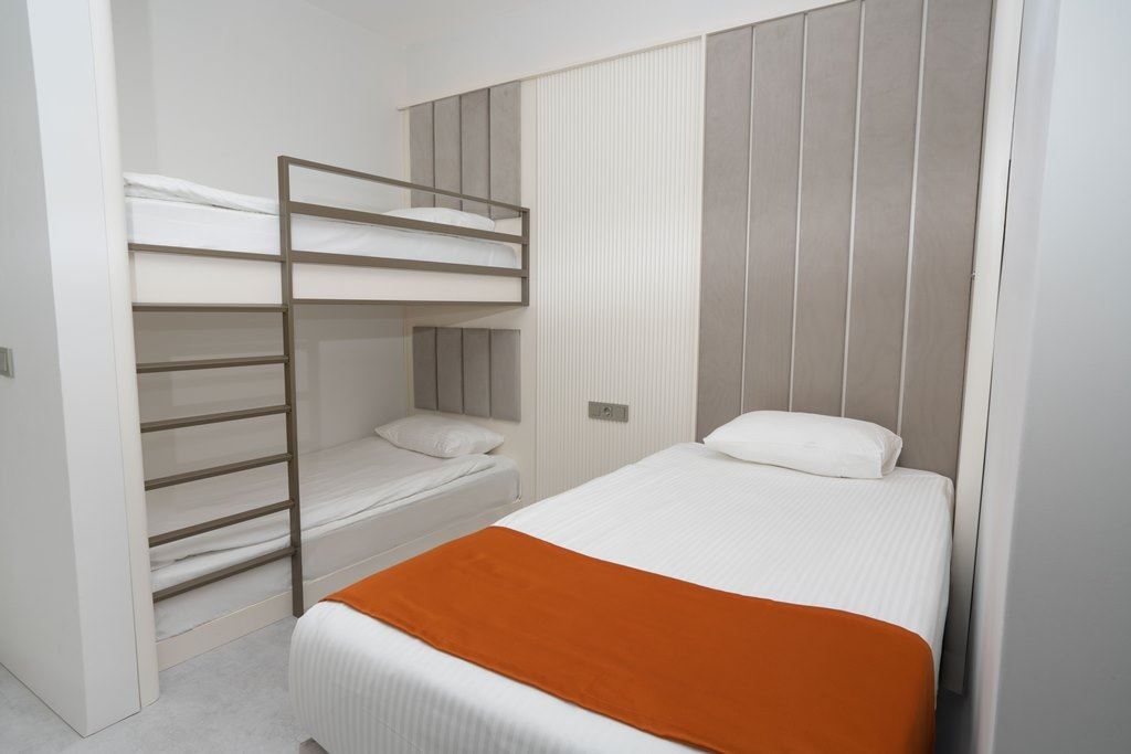 rooms-coral-family-room