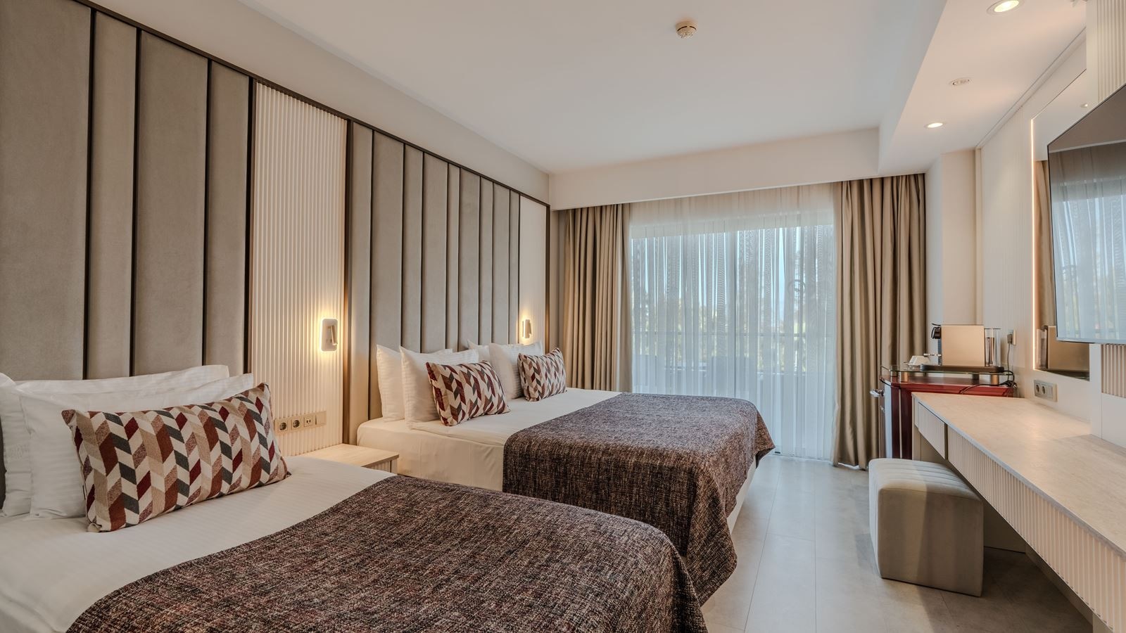 rooms-standard-room-land-view