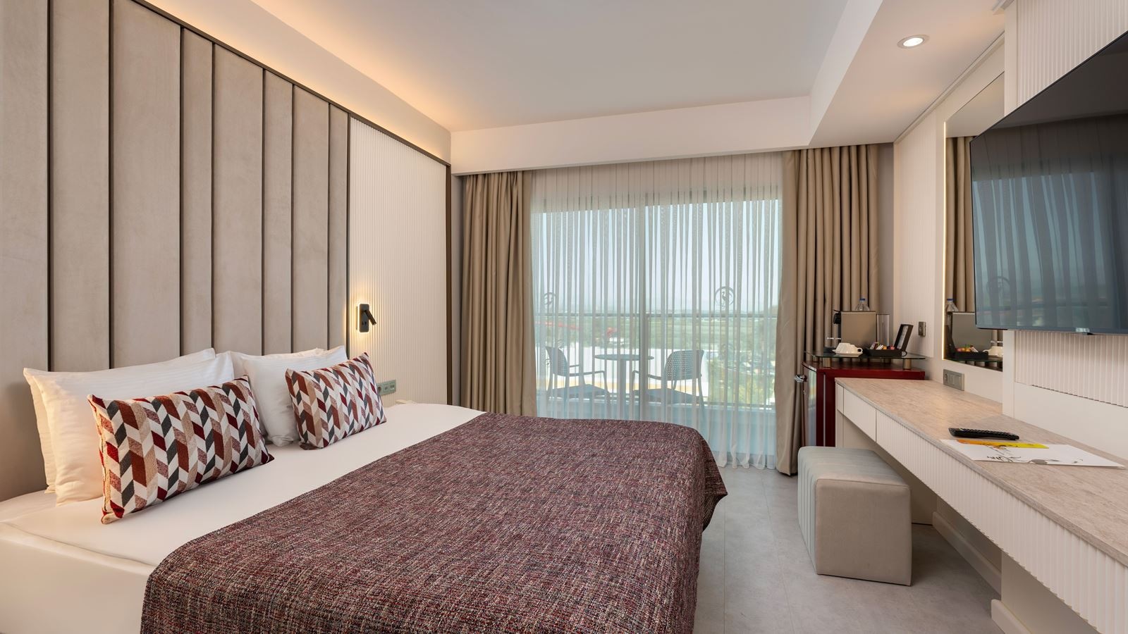 rooms-family-room-sea-side-view-2-bedrooms