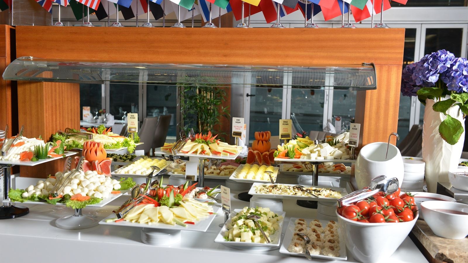 restaurants-lova-restaurant