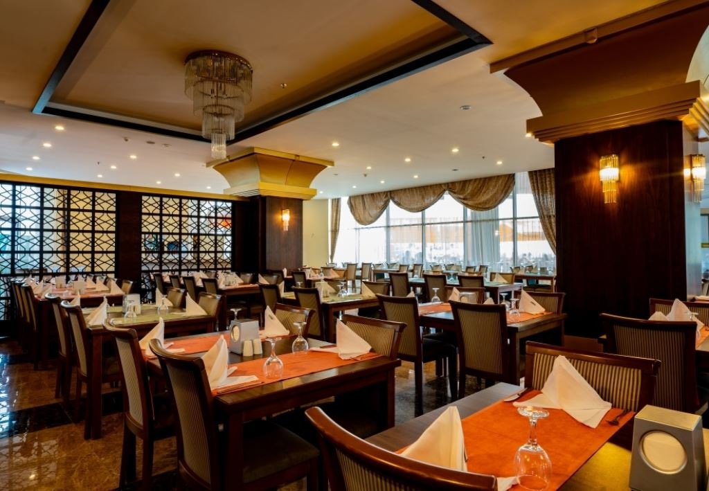 restaurants-throne-restaurant