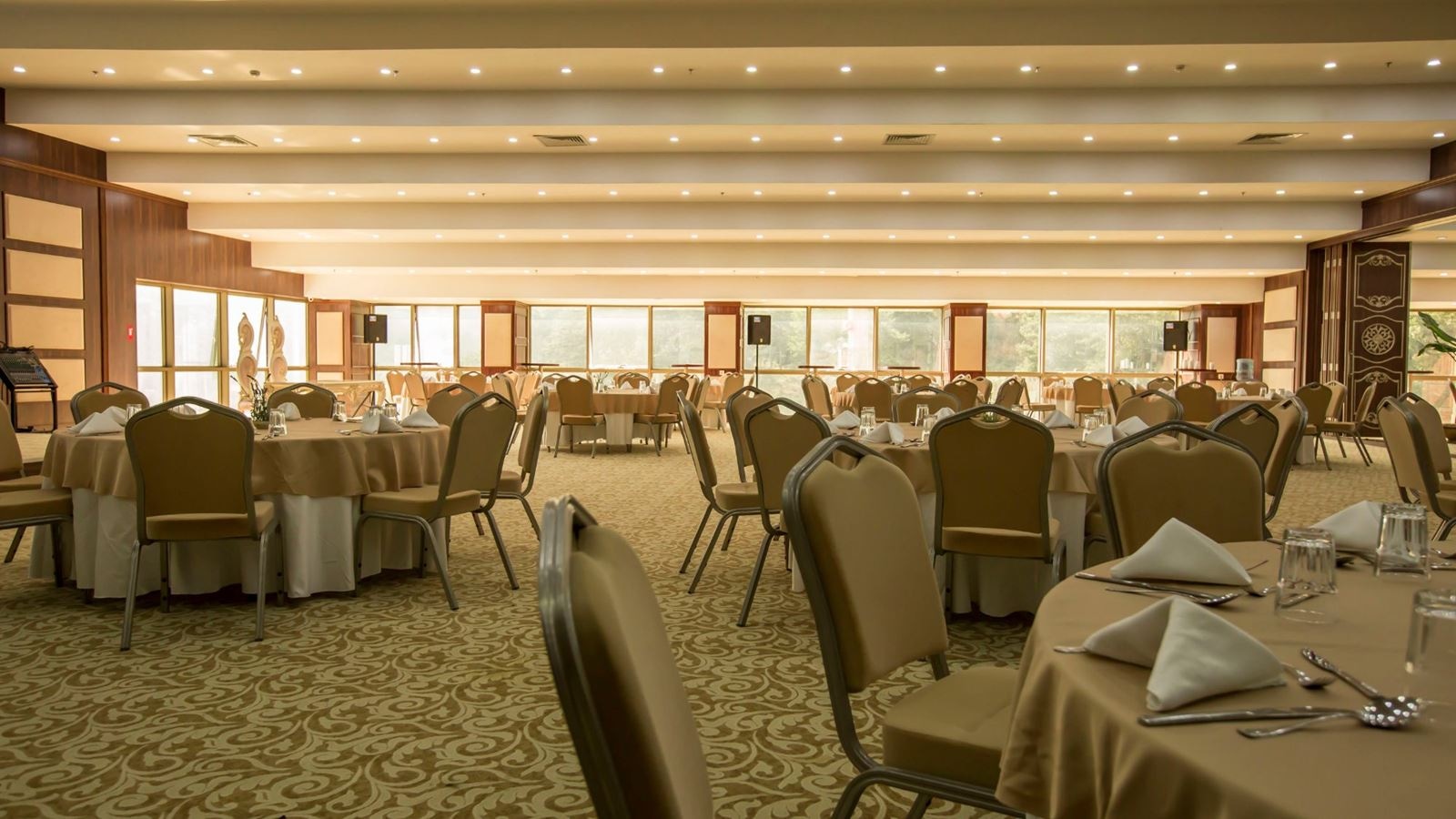 restaurants-ana--restaurant