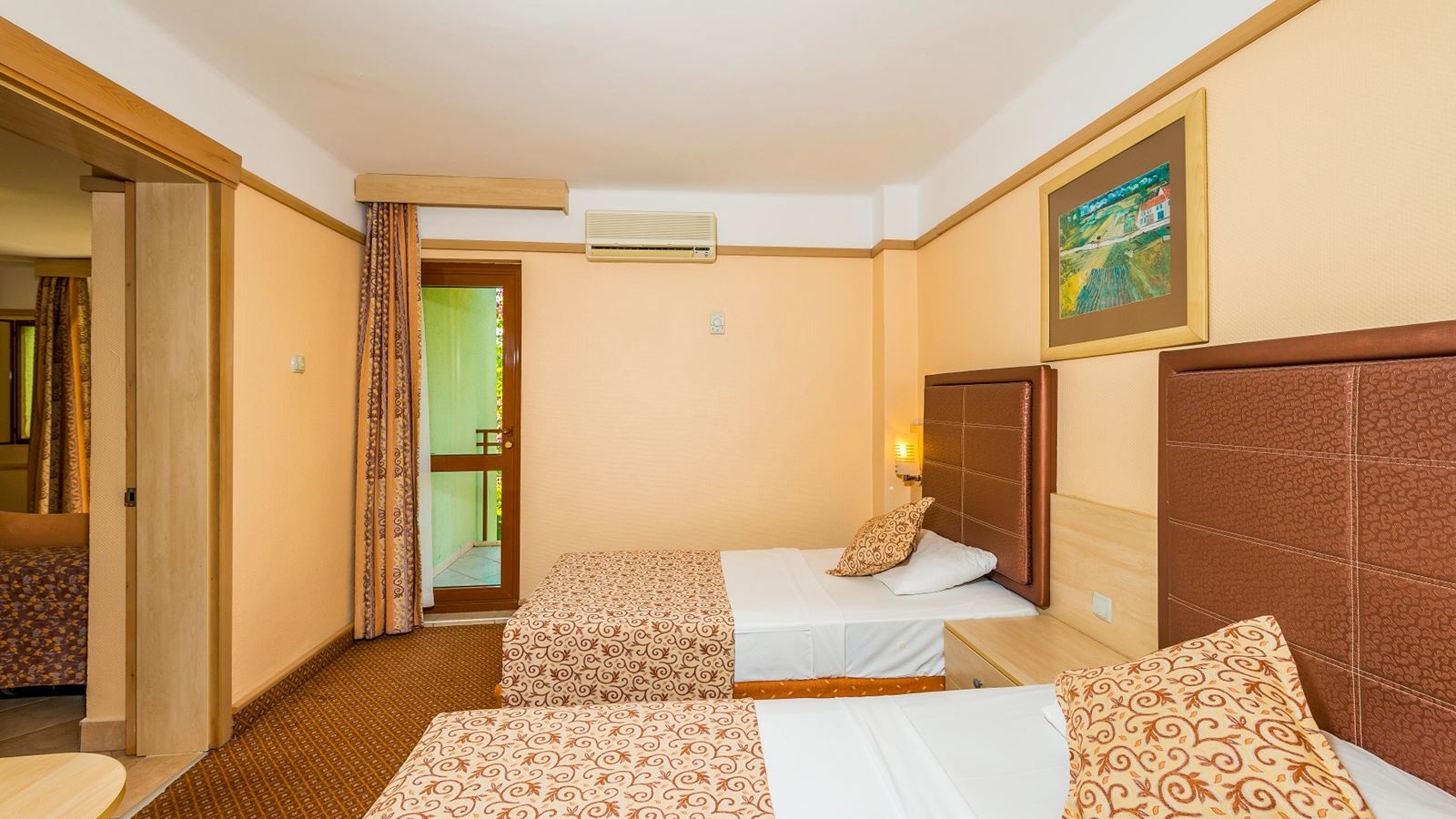 rooms-family-room-3-rooms