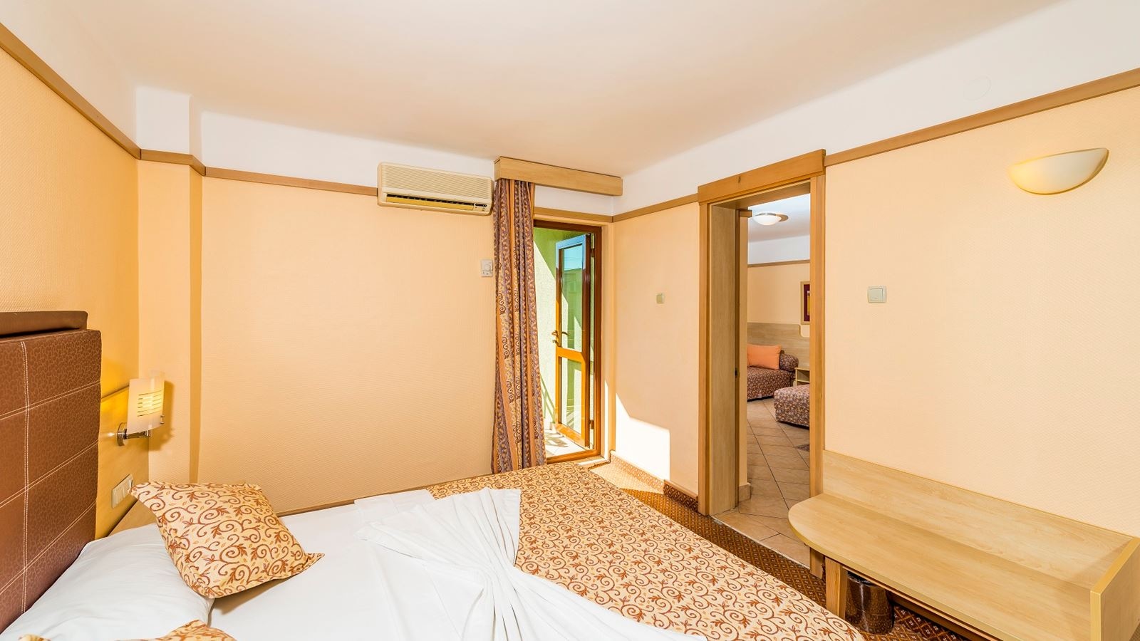 rooms-family-room-3-rooms