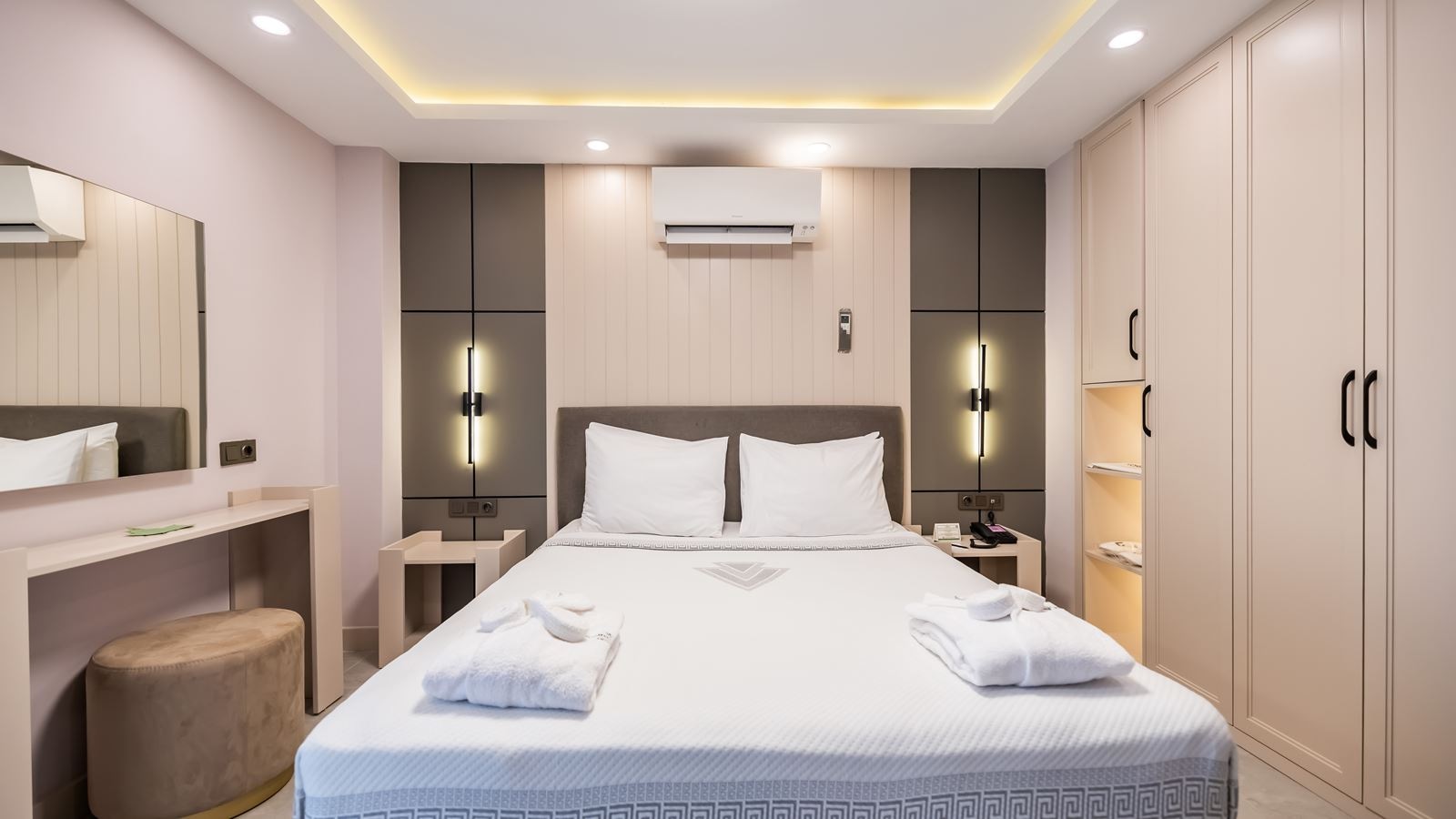 rooms-family-room-3-rooms