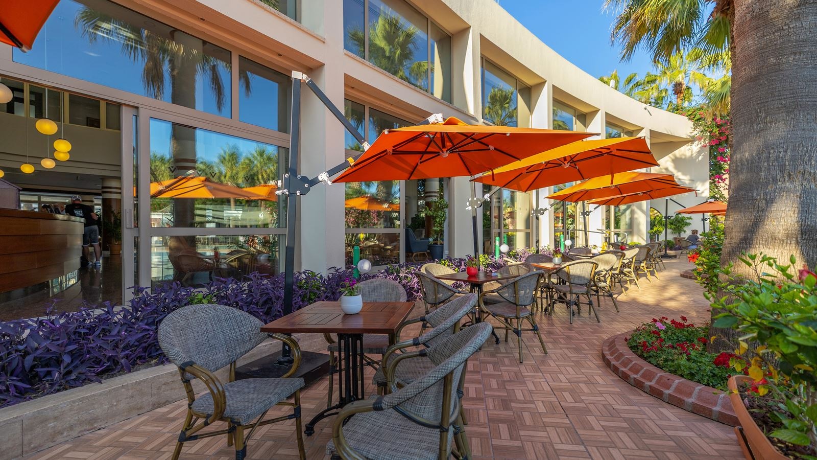 bars-ceria-lobby-bar