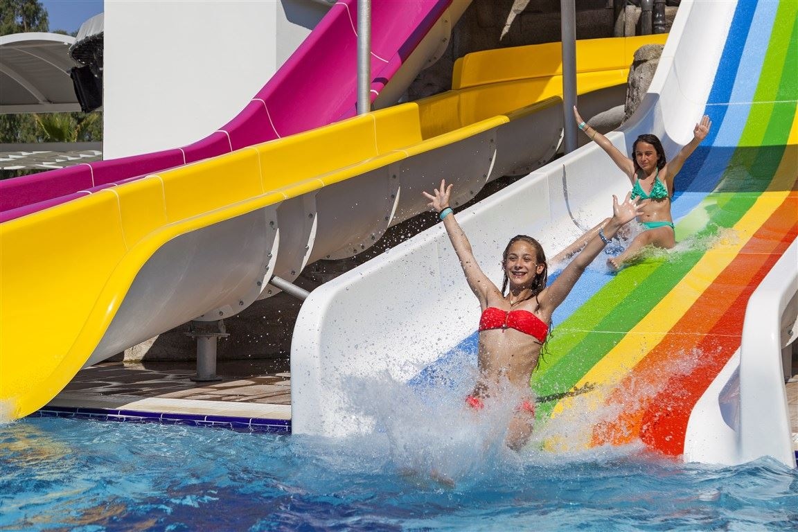 water-park-outdoor-pool