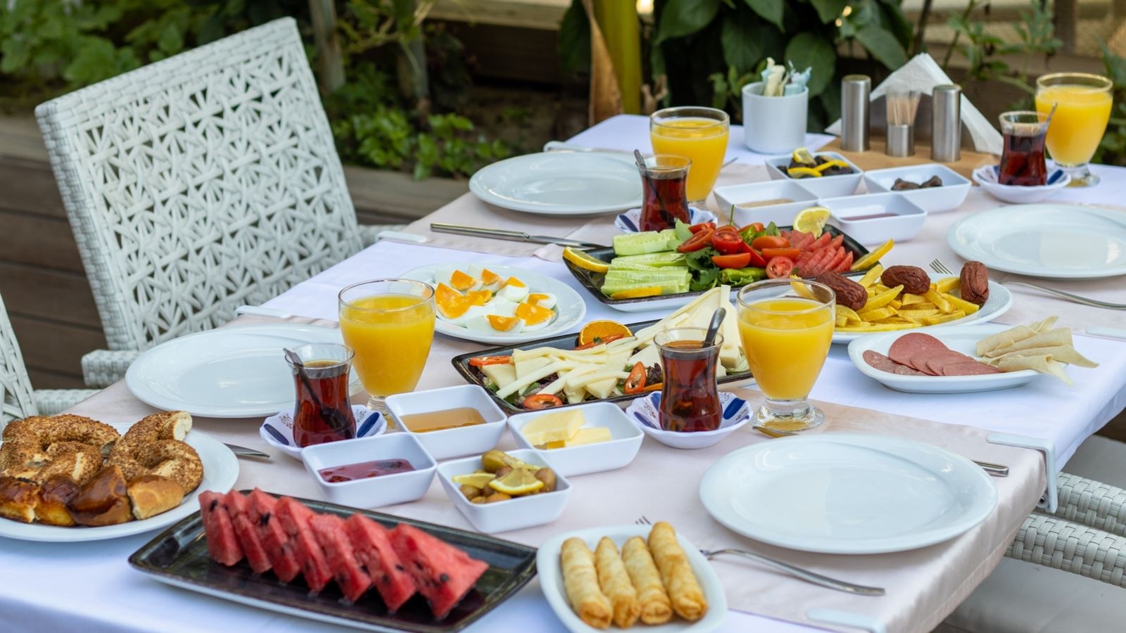 restaurants-restaurant