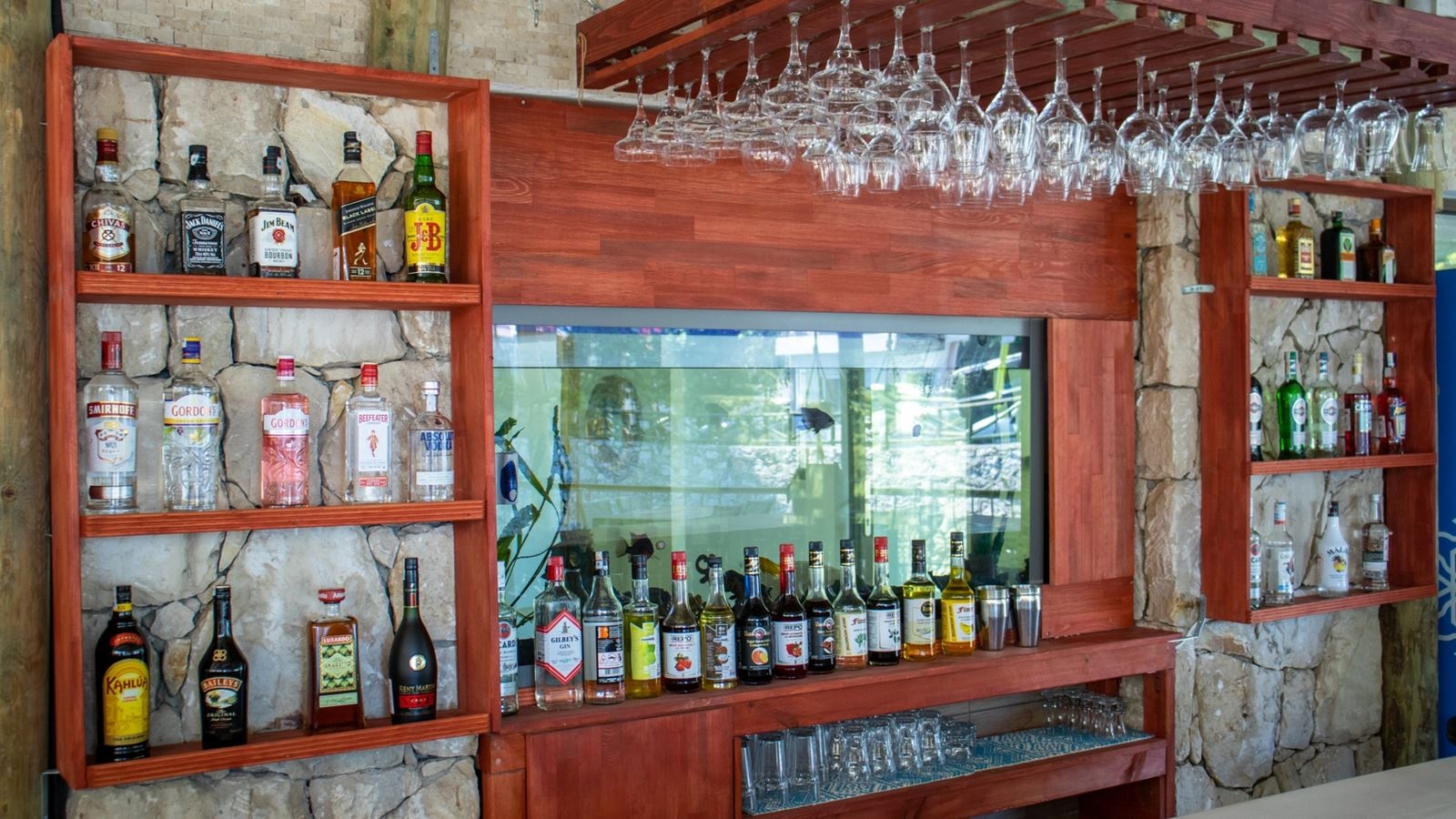 restaurants-restaurant