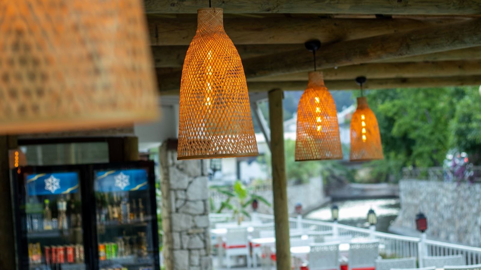 restaurants-restaurant