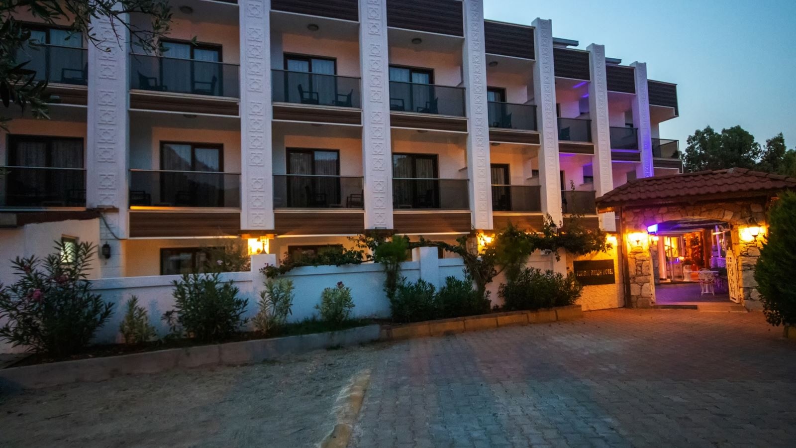 general-main-building