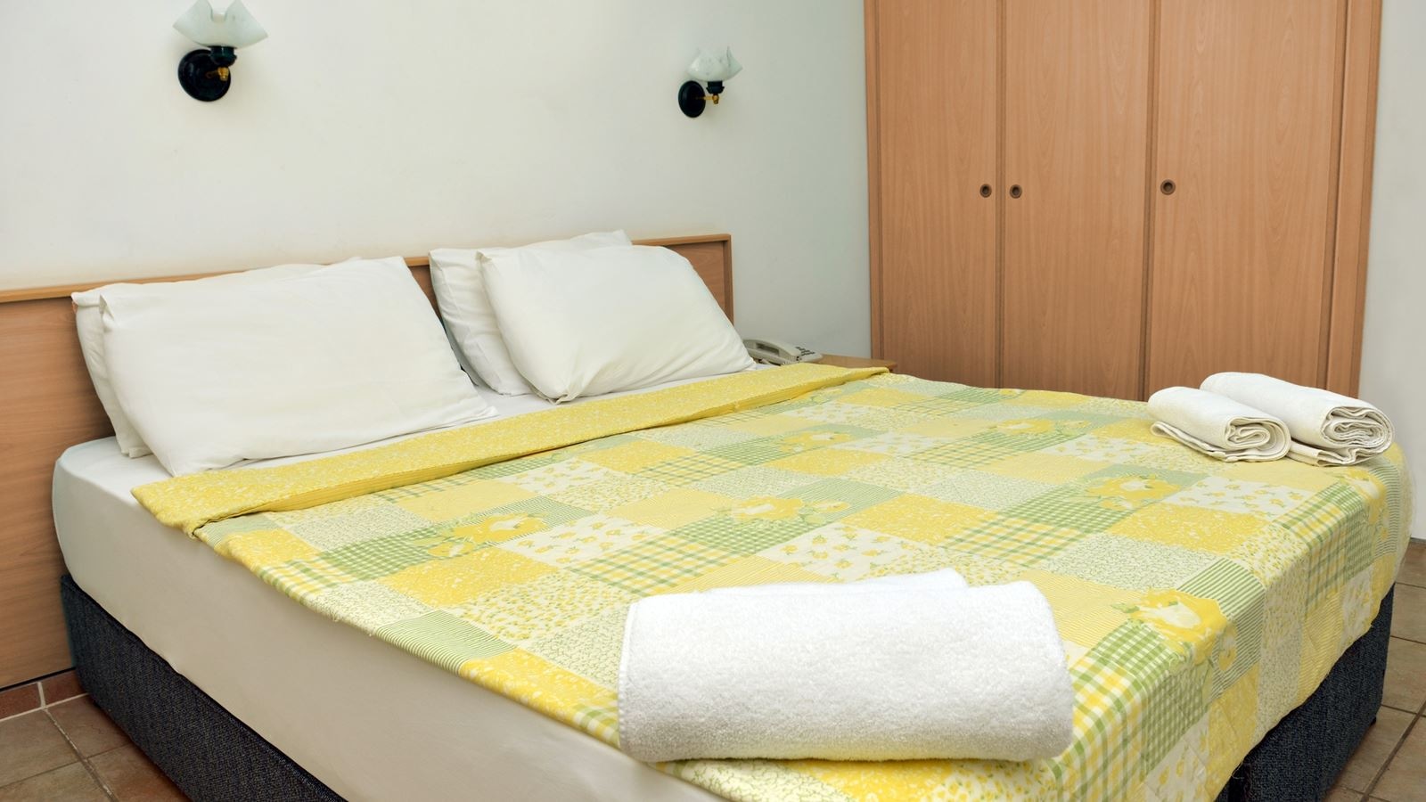 rooms-standard-room-land-view