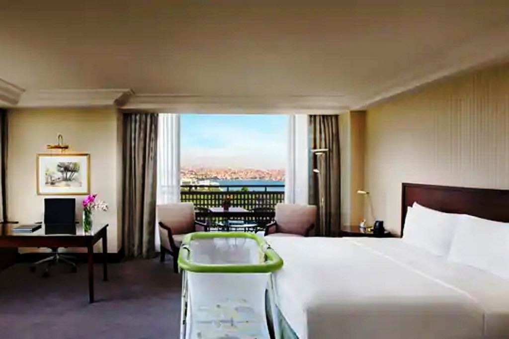 rooms-deluxe-room-with-bosphorus-view