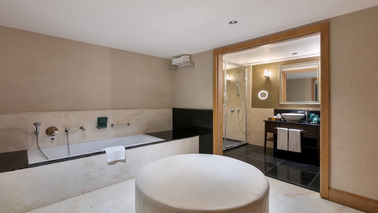 rooms-platinium-dublex-suite-executive-with-pool