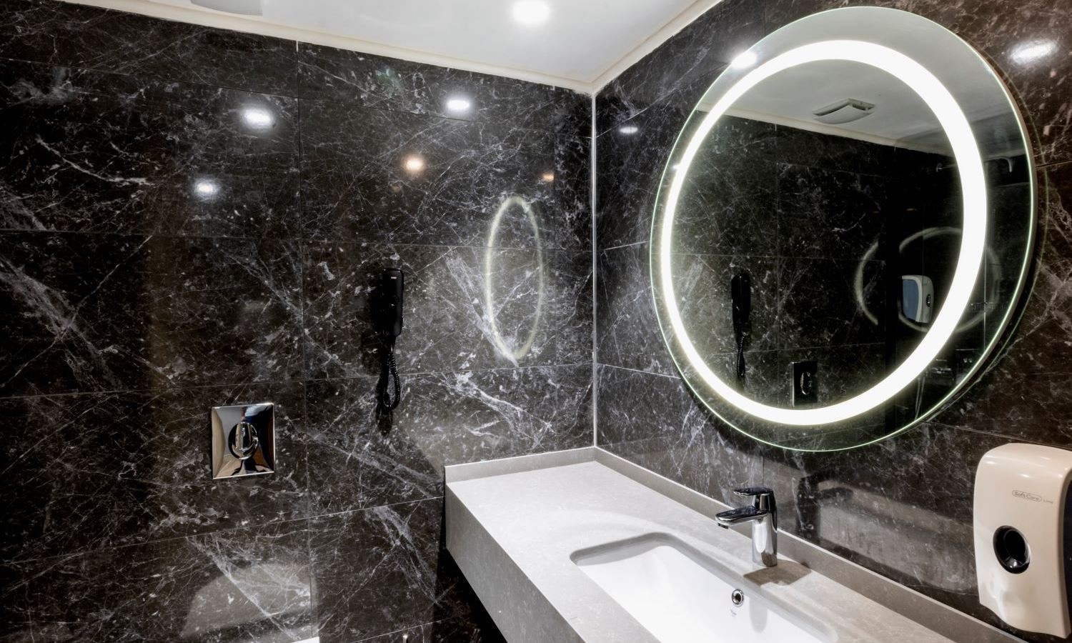 rooms-standard-room-with-balcony-single-use