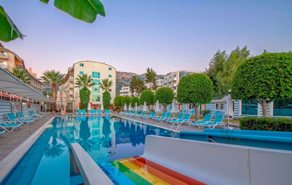 water-park-outdoor-pool