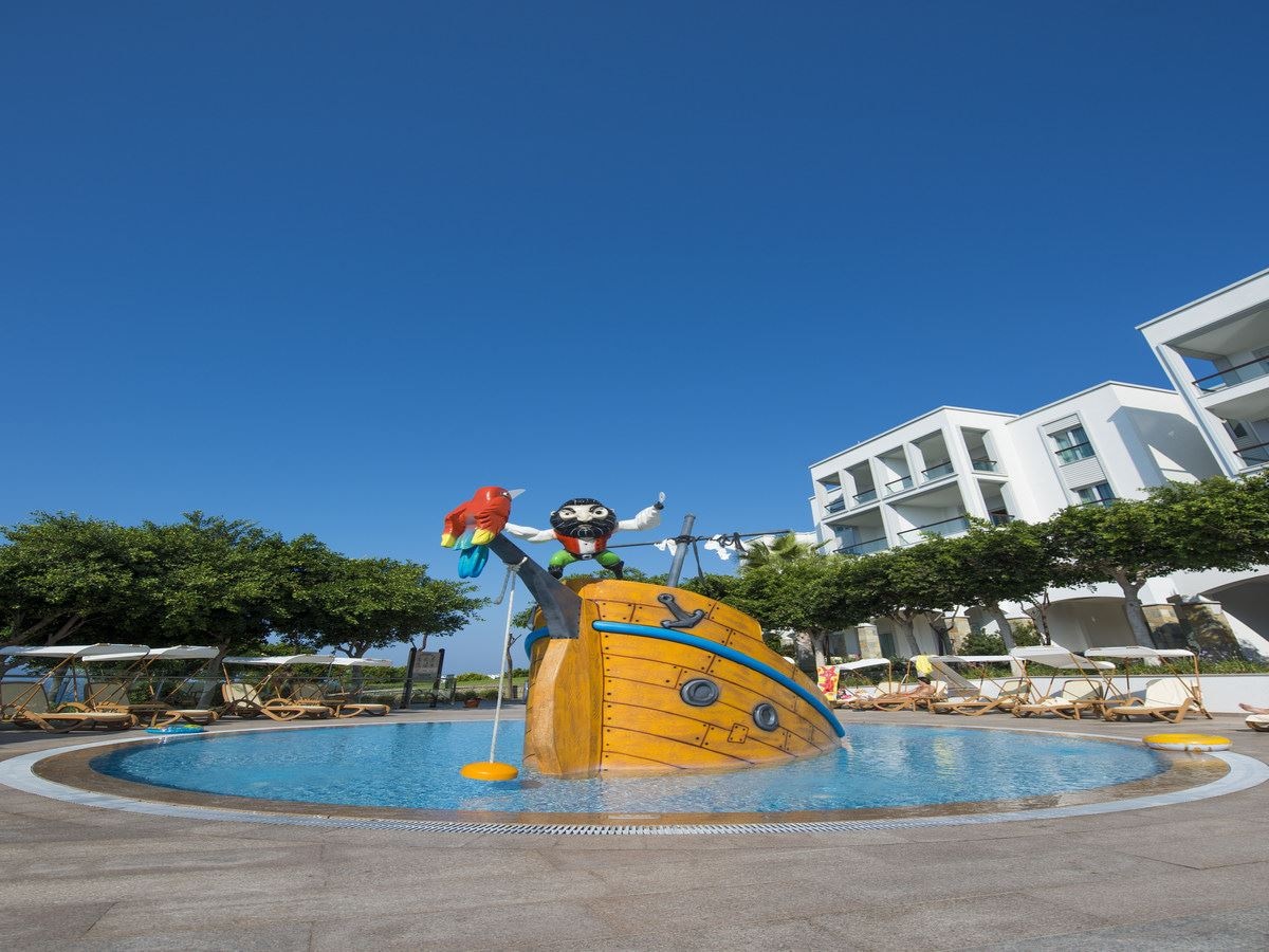 pools-outdoor-childrens-pool