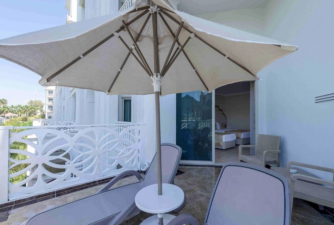 rooms-standard-room-with-terrace