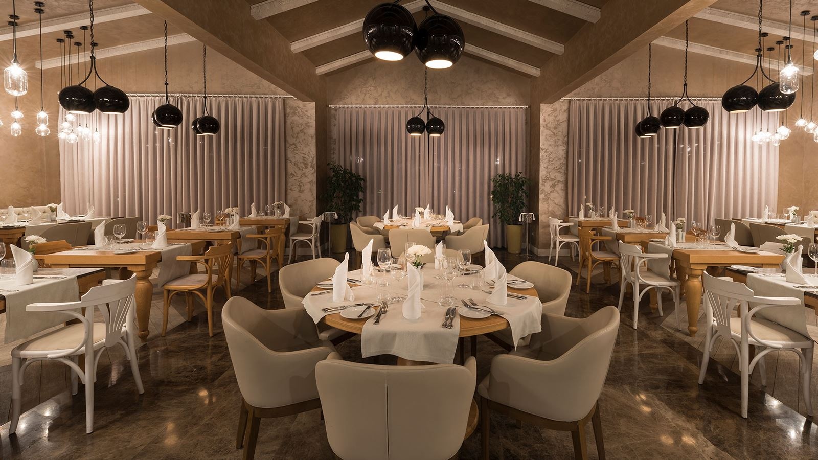 restaurants-basilico-italian-a-la-carte-restaurant