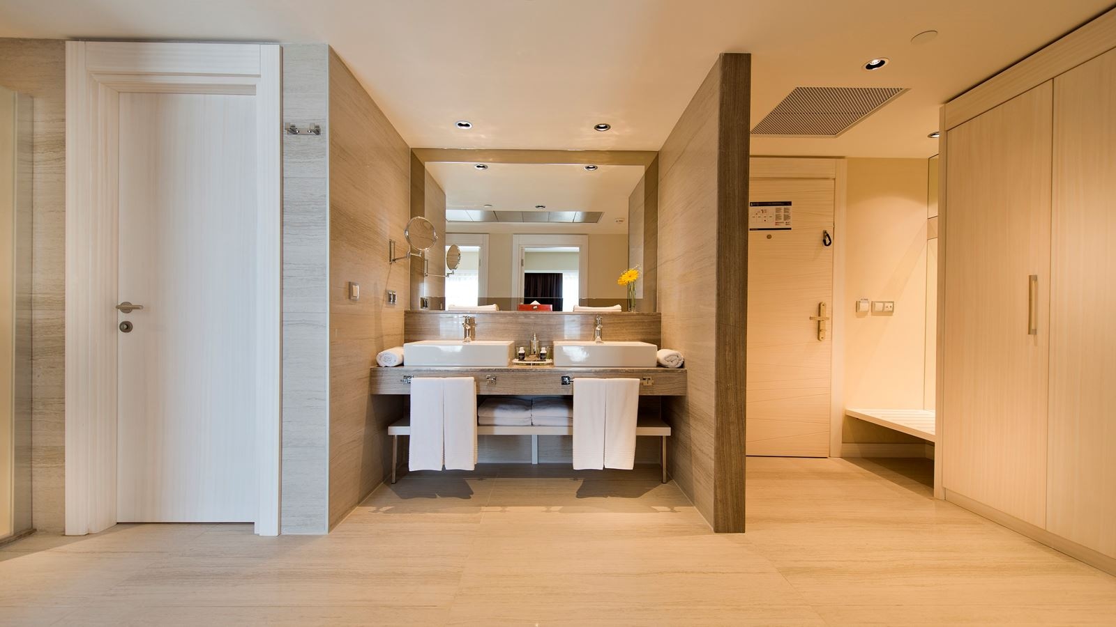 rooms-family-superior-sea-view-room