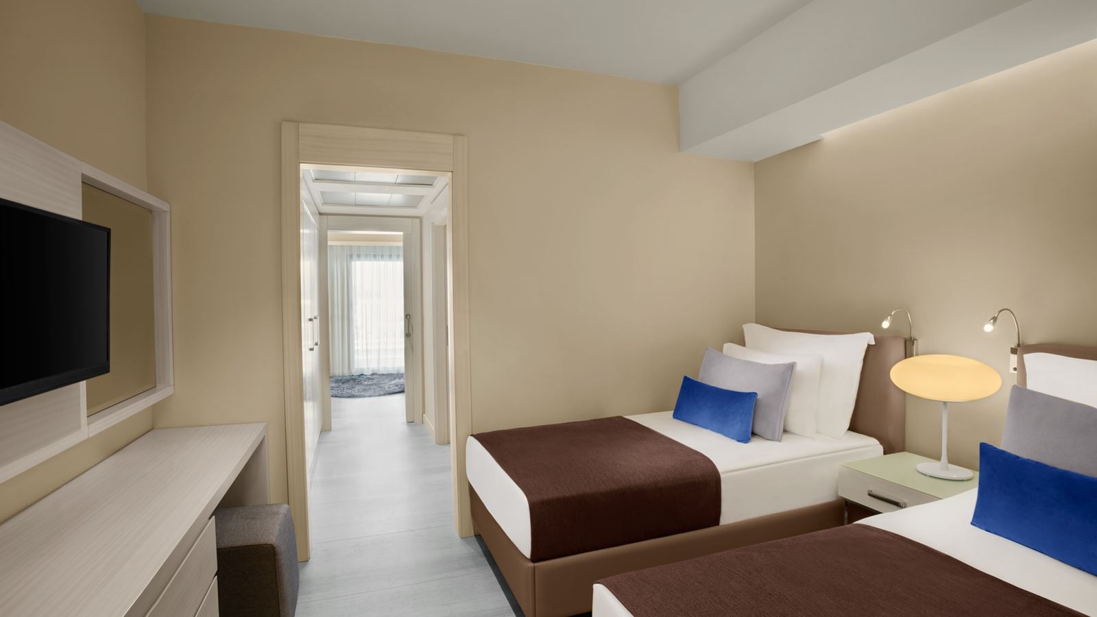 rooms-family-swim-up-room