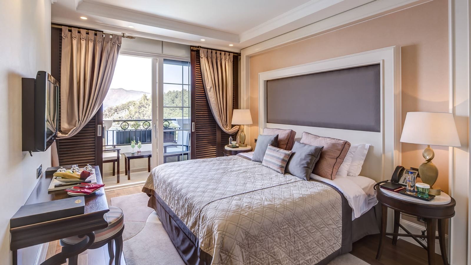 rooms-premium-forest-view-room