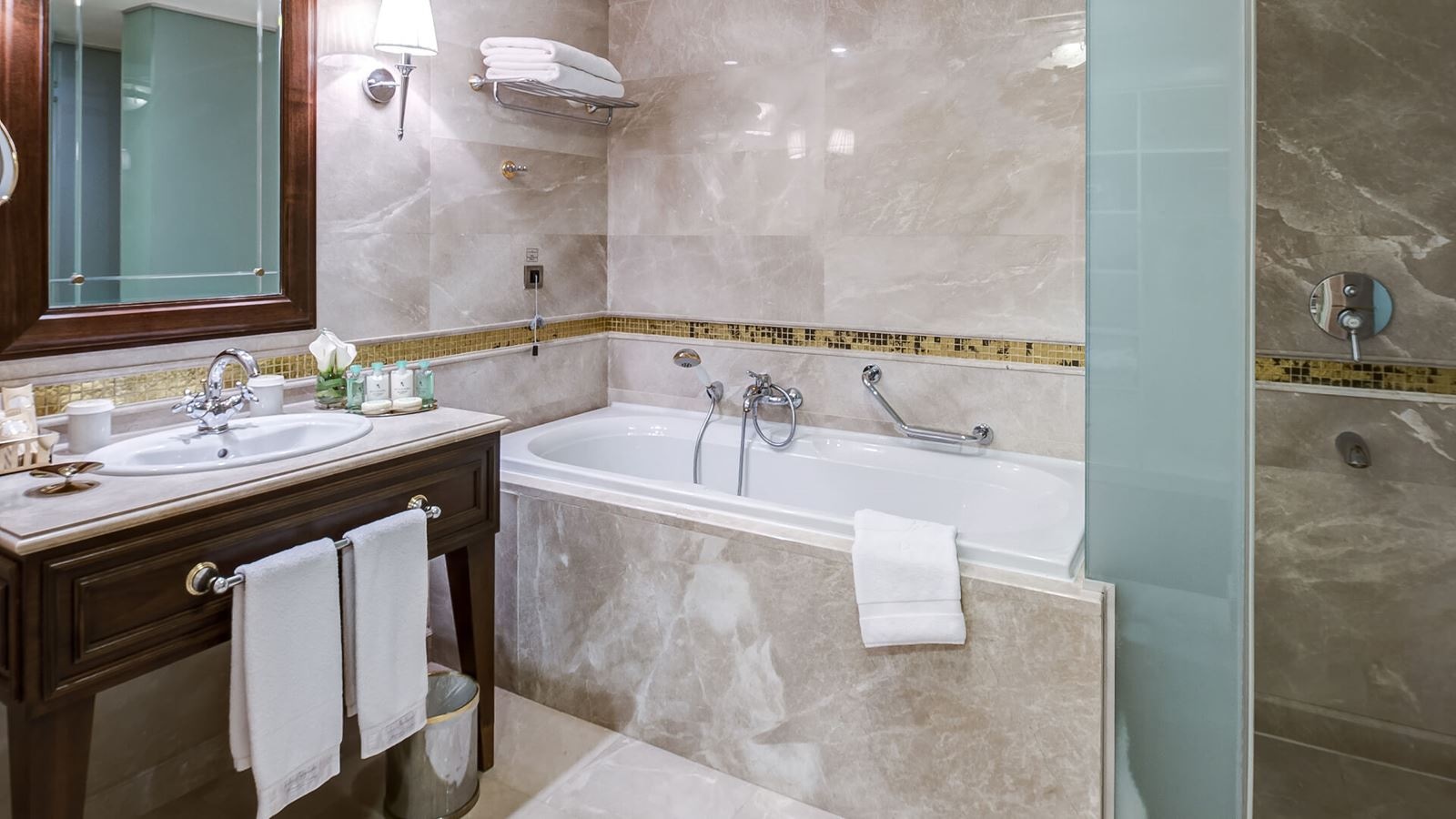 rooms-royal-dublex-suite