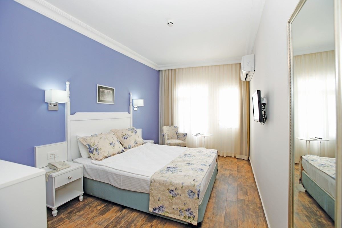 rooms-havuz-manzara-standart-oda