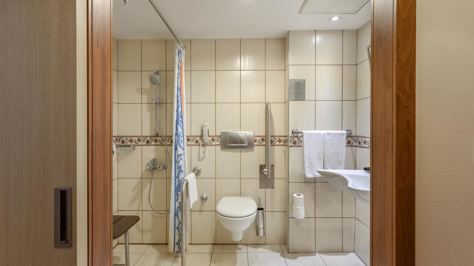 rooms-handicapped-room