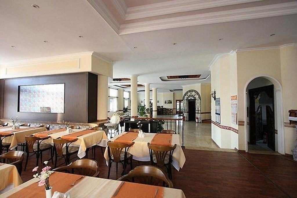 restaurants-restaurant