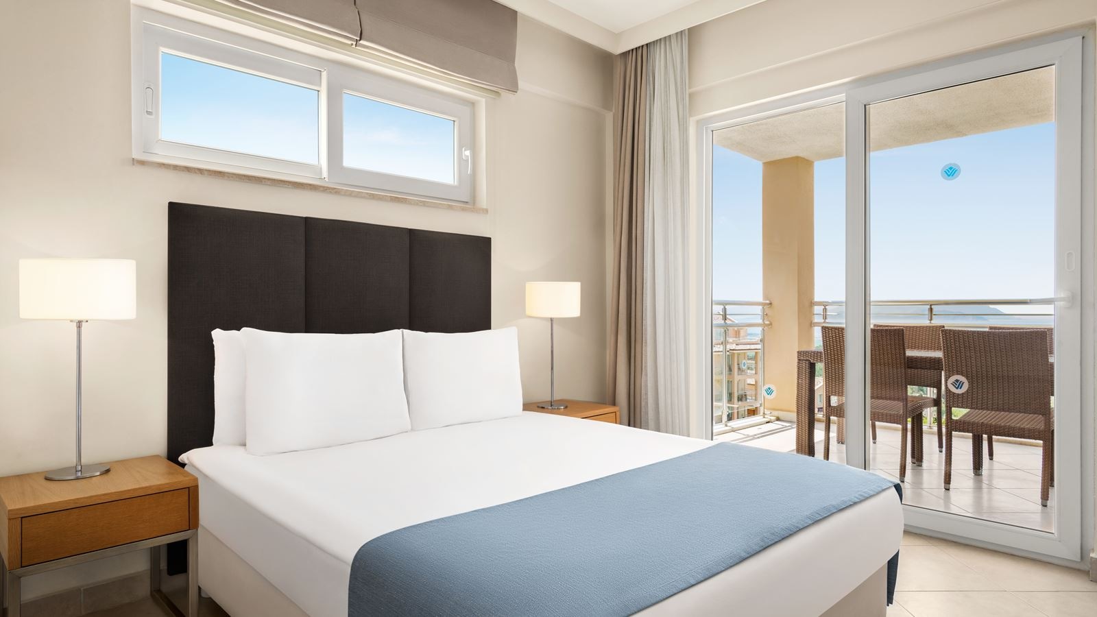 rooms-low-coast-balcony-or-terrace