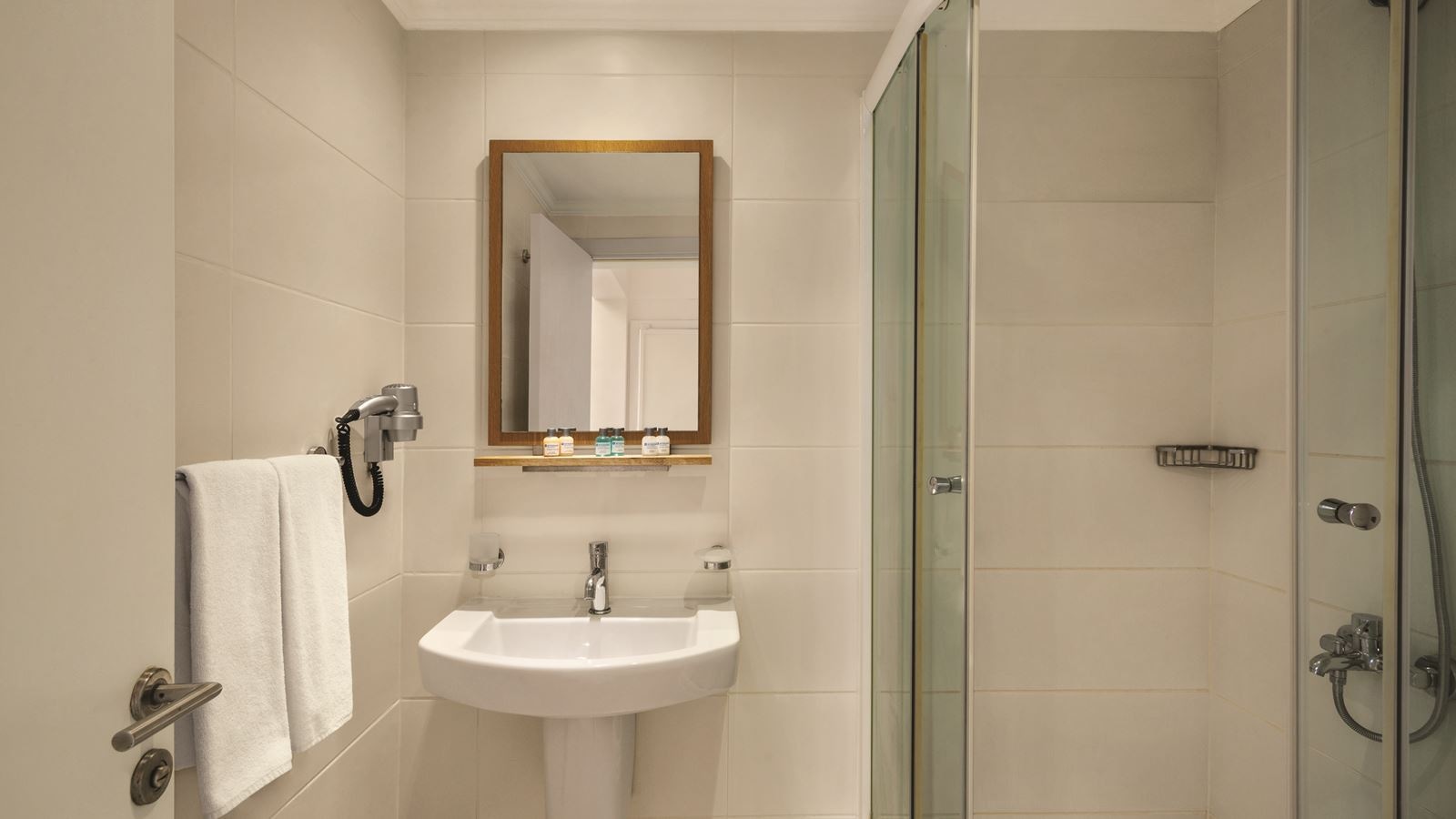 rooms-superior-suite-2-bedrooms-balcony-or-terrace