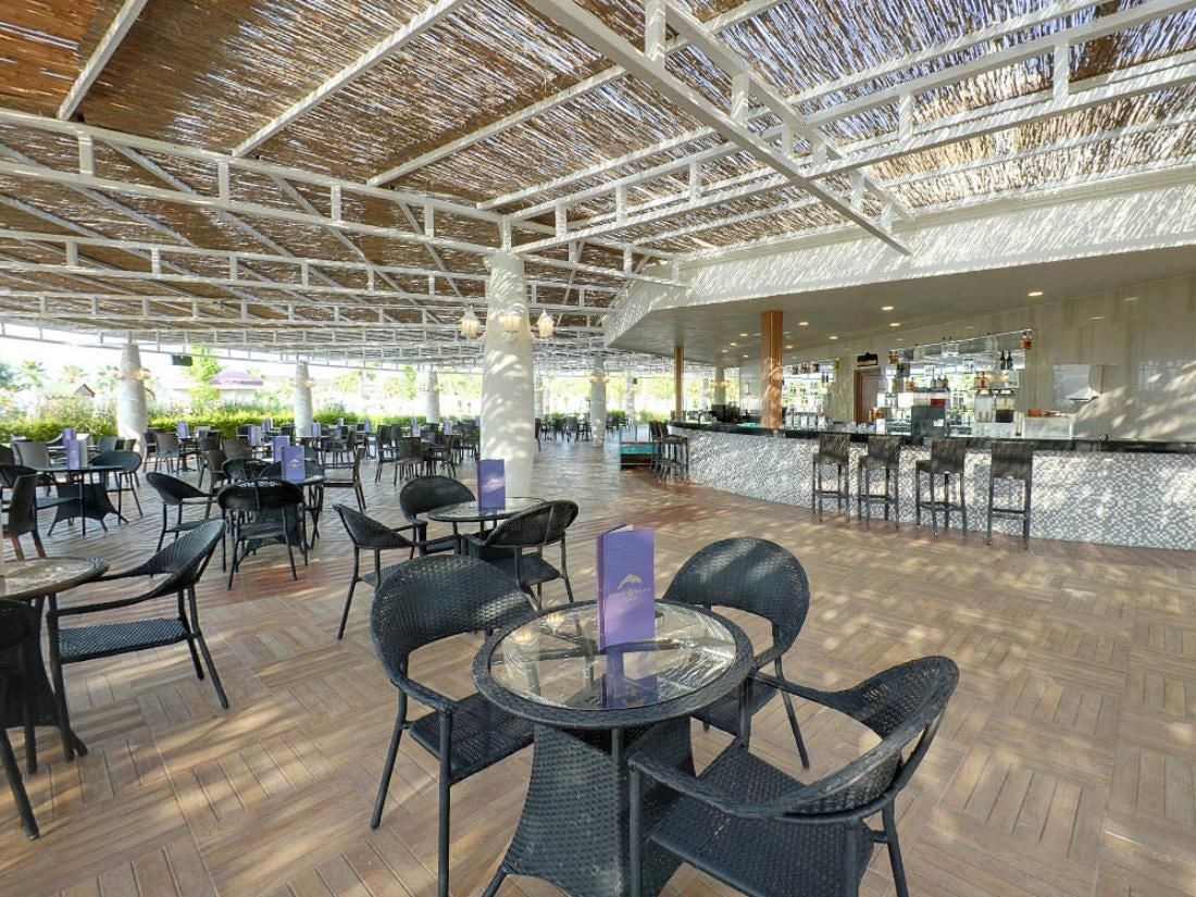 bars-be-aqua-pool-bar