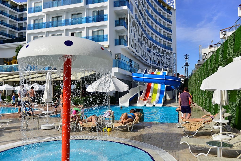 pools-outdoor-childrens-pool