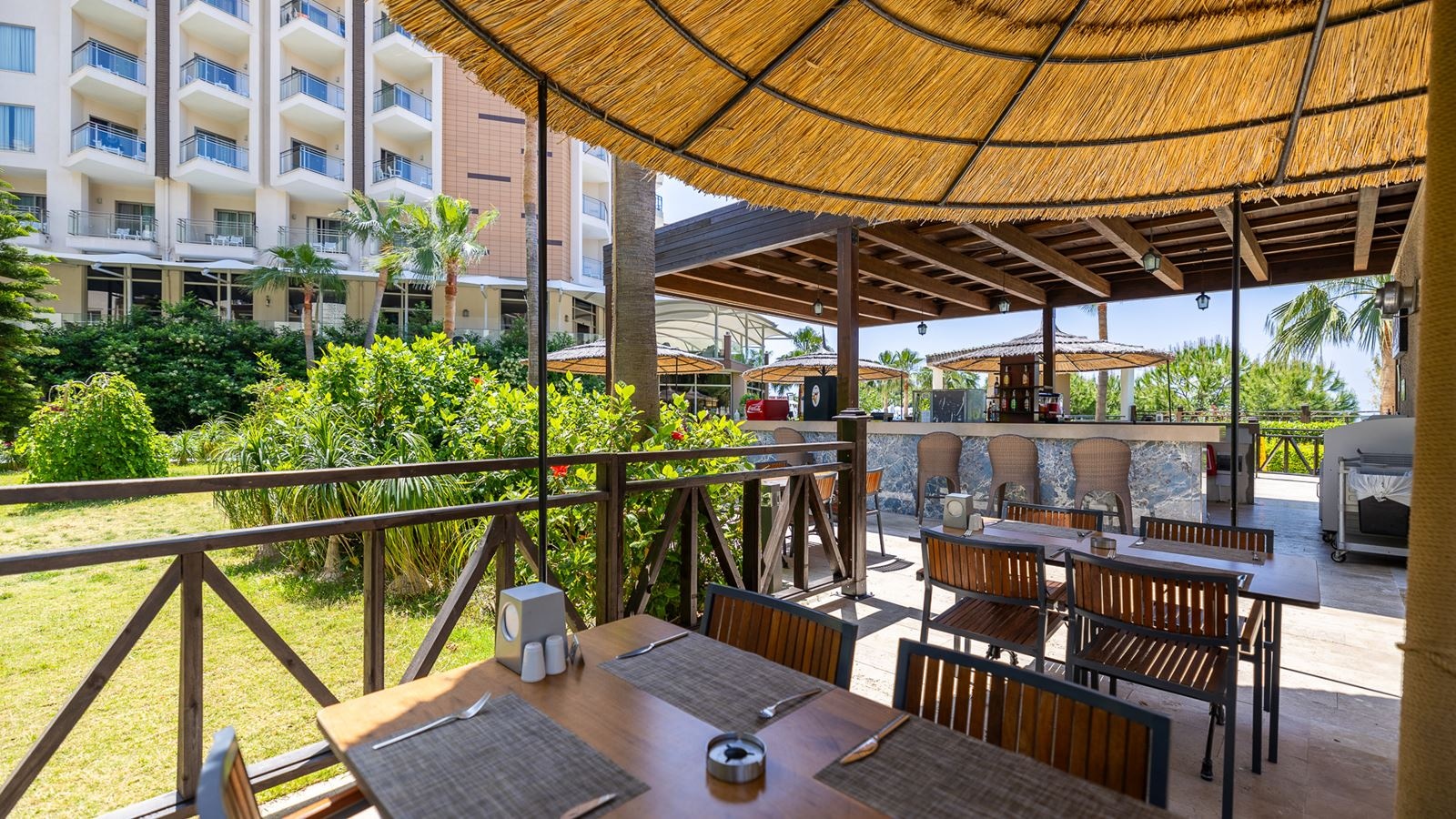 restaurants-relax-bar-restaurant