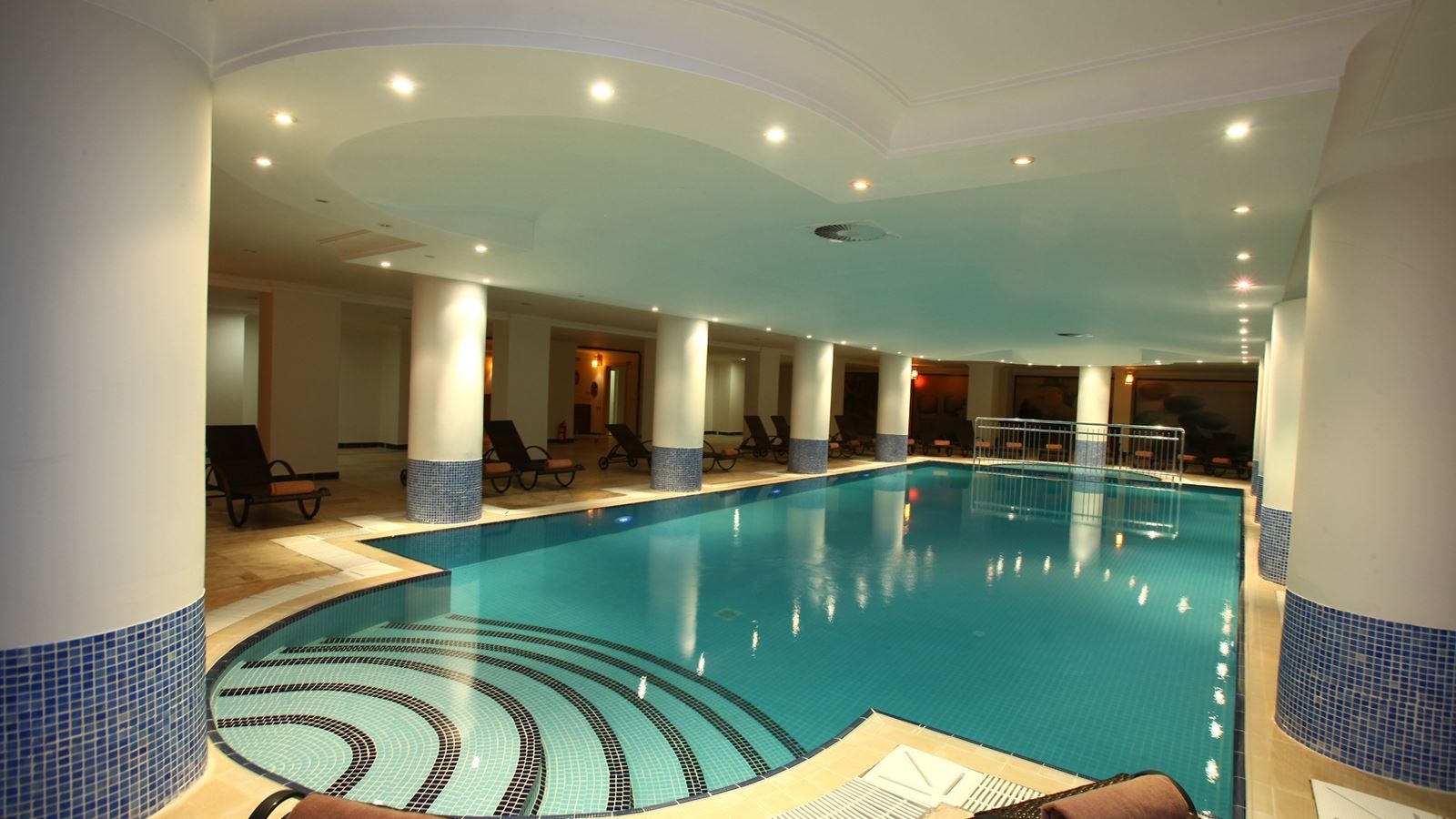 pools-indoor-pool