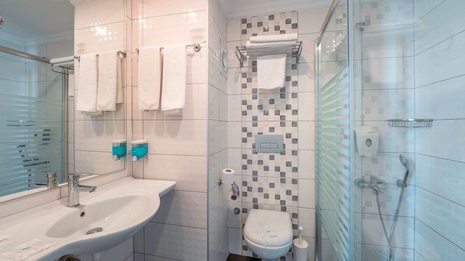 rooms-standard-room-direct-sea-view