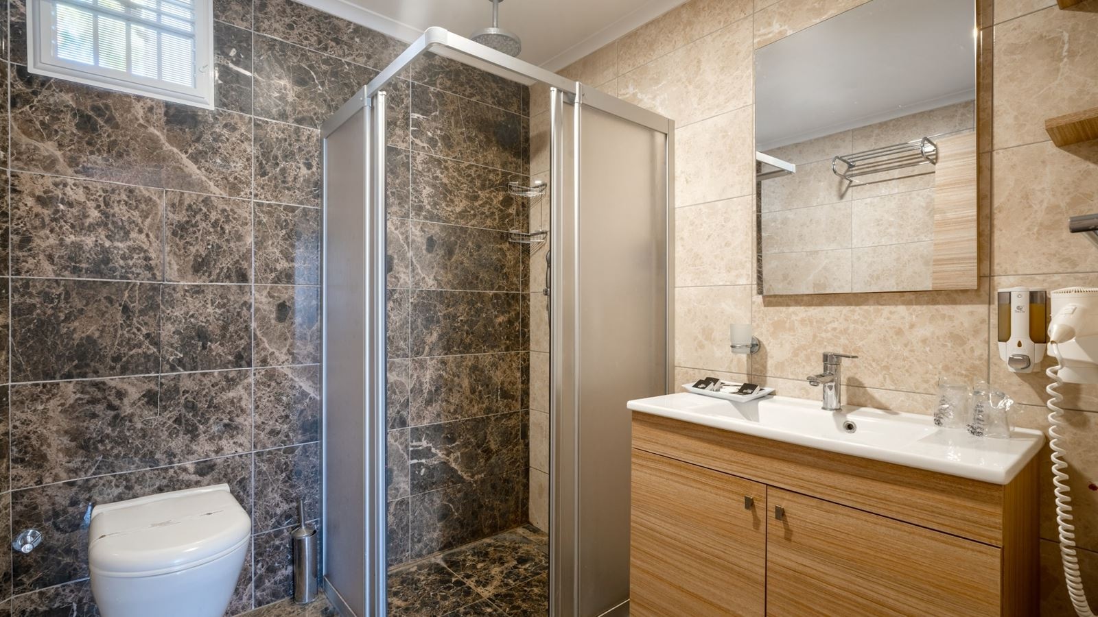 rooms-economy-family-large-room