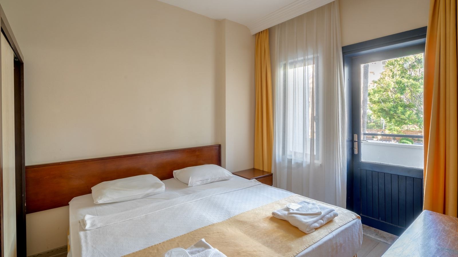 rooms-economy-family-large-room