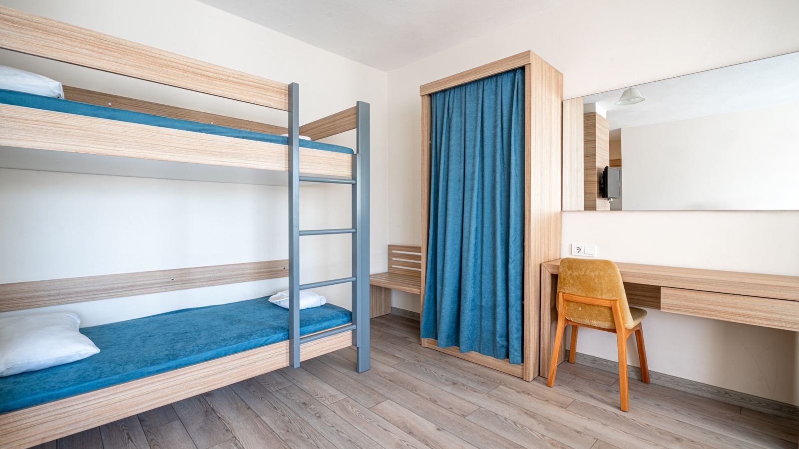 rooms-economy-family-large-room